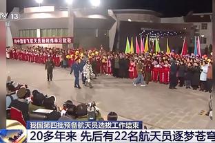 表现高效！里夫斯半场替补出战6投5中得到11分 次节独得9分